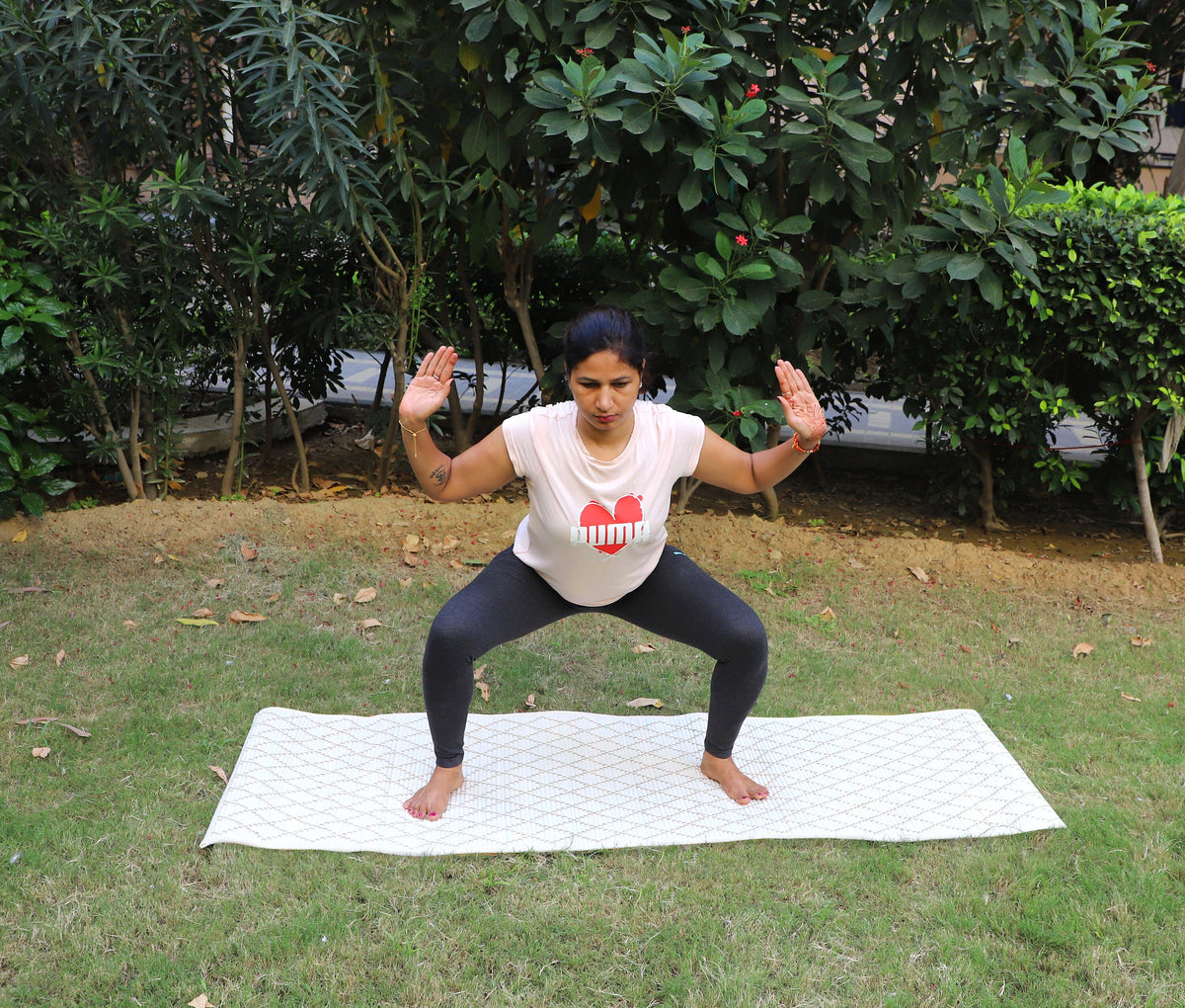 Handwoven Premium Grass Fiber Restorative Antiskid Mat for Yoga and Meditation - Meas