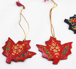 Christmas Tree/ Home Wall Hanging Papier-mâché - Christmas Decoration, Christmas Tree Ornament - Design Maple Leaf