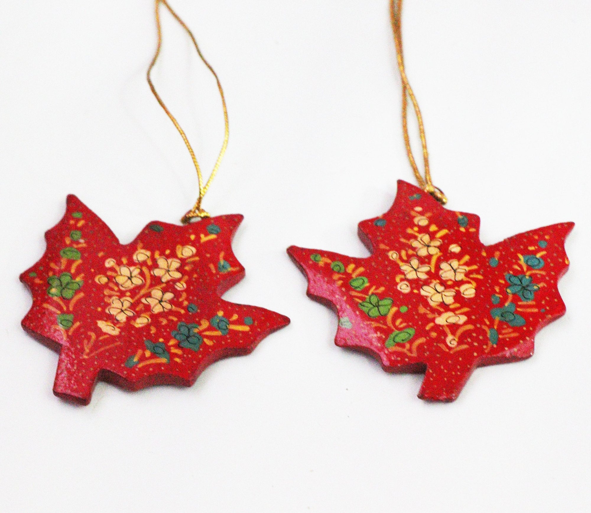 Christmas Tree/ Home Wall Hanging Papier-mâché - Christmas Decoration, Christmas Tree Ornament - Design Maple Leaf
